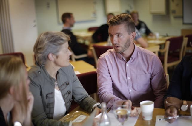 Konferens på camping med boende, mat och aktiviteter.