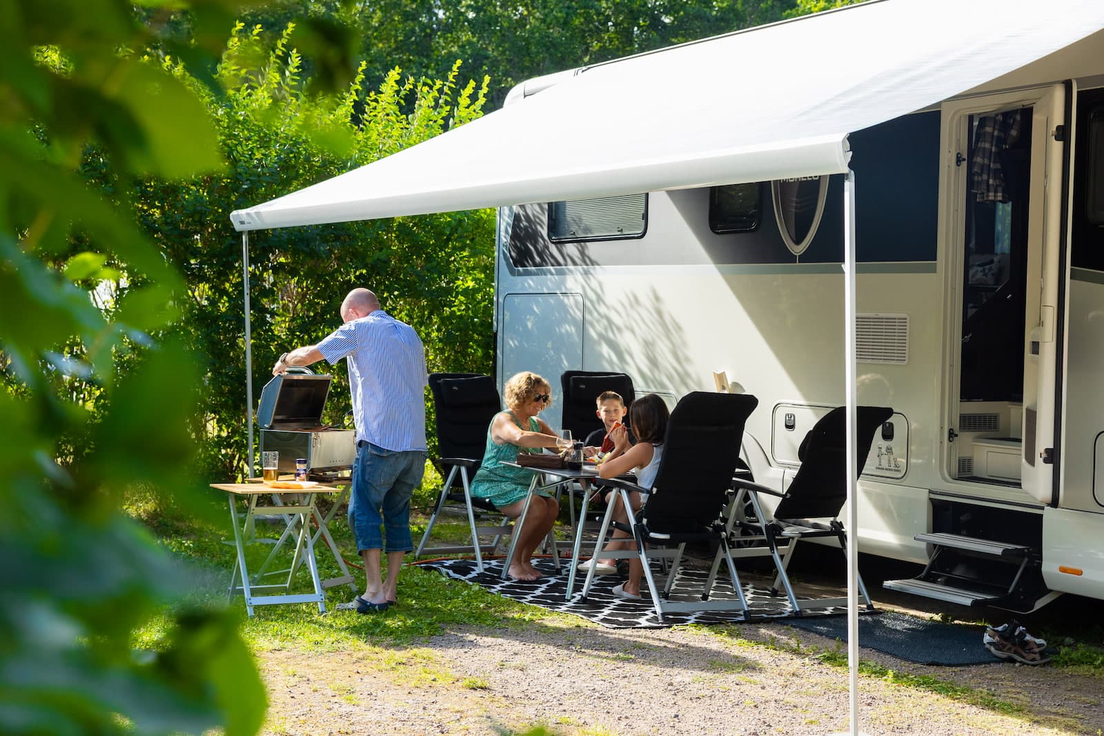 Grillkväll och campingmys på campingen i Linköping, First Camp Glyttinge - Linköping