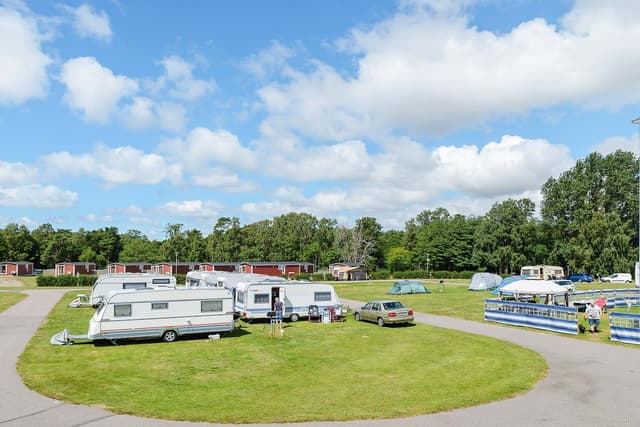 Karlstorp - Haömstad är en mysig camping i Halmstad nära till Tylösand och den vackra stranden.