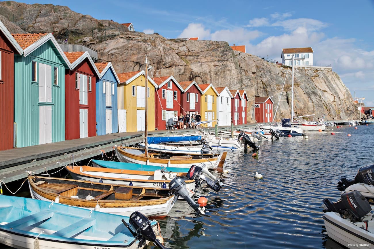 Camping på Västkusten nära havet, strand, bad och aktiviteter. Upptäck smögenbryggan med butiker och restauranger.